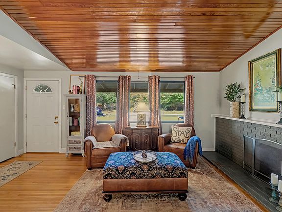 5th image of 2809 Alvarado Dr NE
