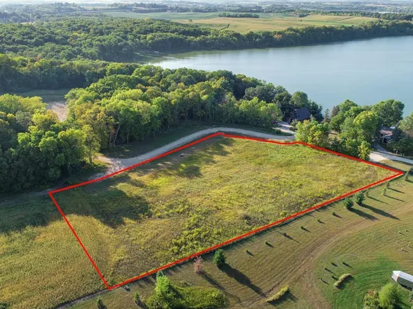 1 Hillcrest On South Shr, Faribault, MN 55021
