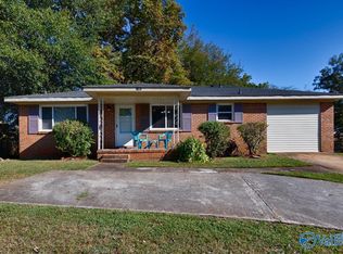 2405 Larkwood Cir NW, Huntsville, AL 35810