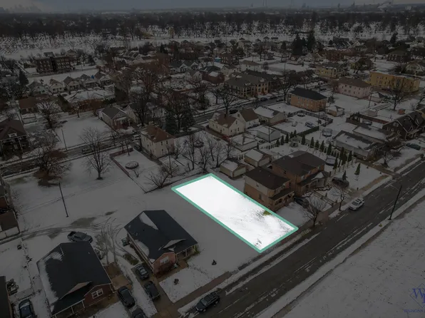 1740 Ferney St, Dearborn, MI 48120