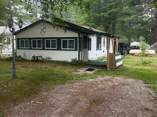 208 Hickory St, Gladwin, MI 48624
