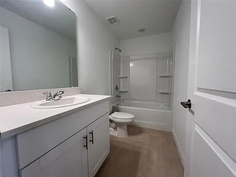 2211 Portrait St — Photo 7