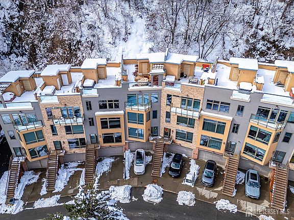 5th image of 8707 Churchill Rd