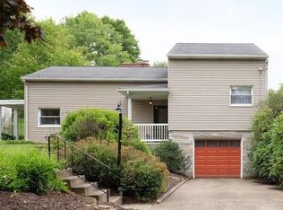 111 Oak Manor Dr, Natrona Heights, PA 15065