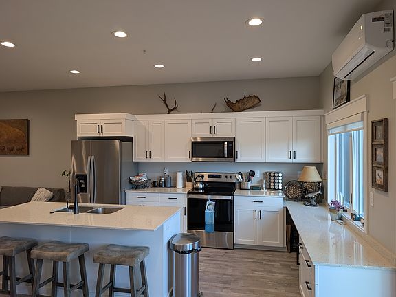 2nd image of 125 Stonefly Ln #125