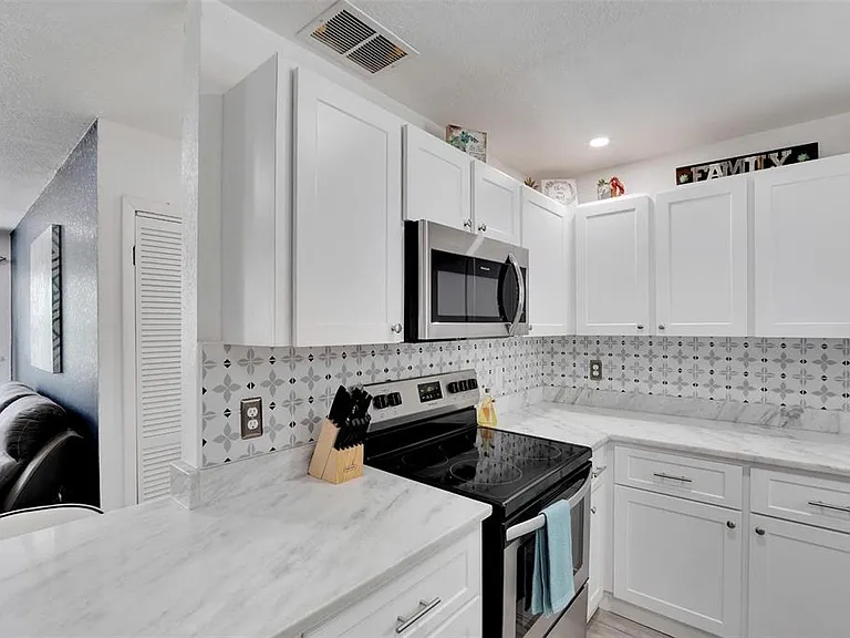 4731 W Montgomery Ave — Photo 37