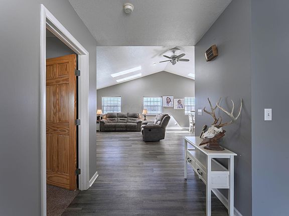 4th image of 1687 Lake Dr