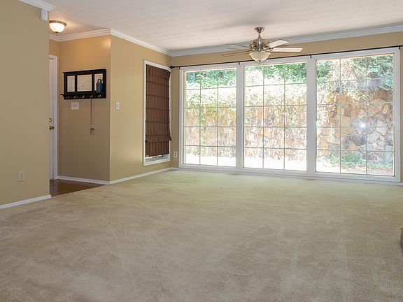 3rd image of 1301 Country Park Dr SE