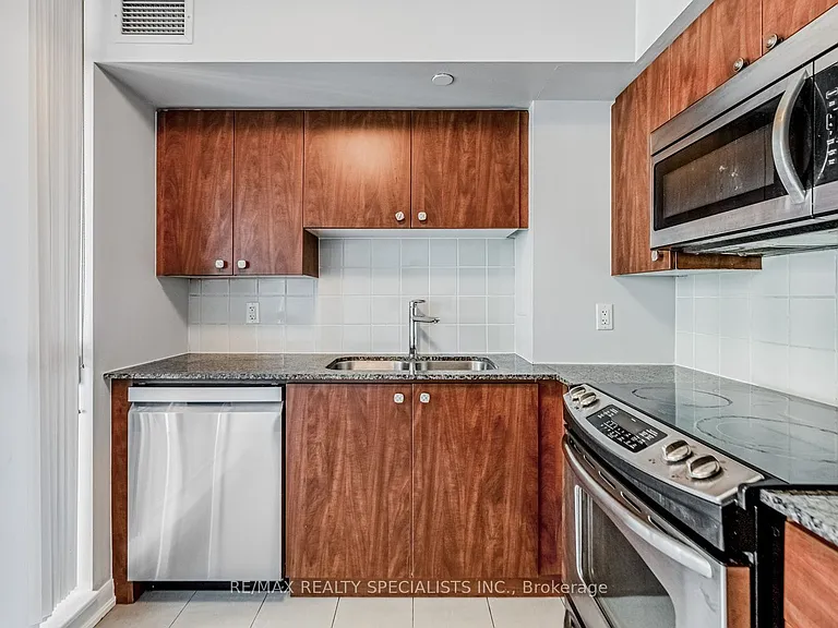 215 Sherway Gardens Rd #1607 — Photo 10
