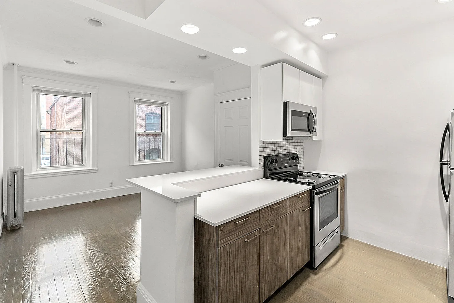 51-55 Queensberry Street — Photo 3