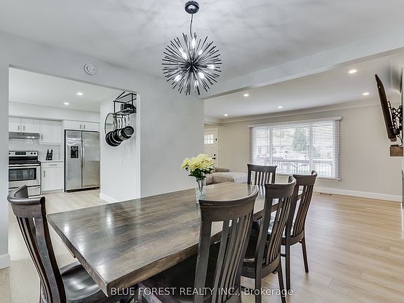 3rd image of 42 Regency Rd
