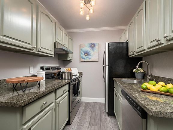 3rd image of 404 Boardwalk Ave APT 1