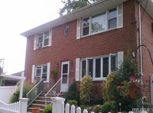 24411 Grand Central Pkwy, Douglaston, NY 11362