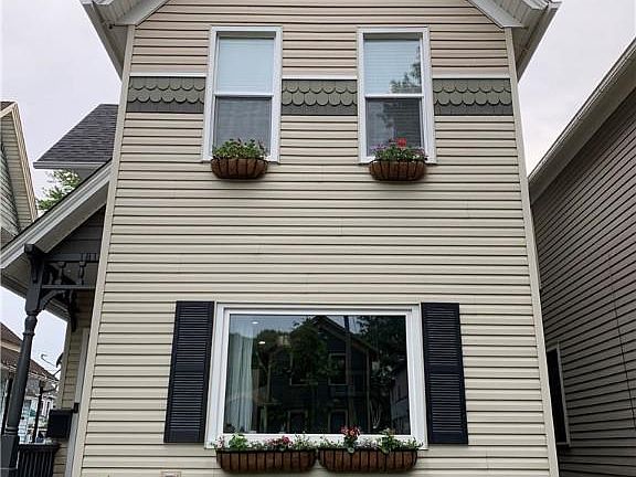 2nd image of 1810 W 52nd St