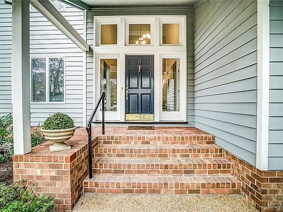 3rd image of 9316 Cragmont Dr