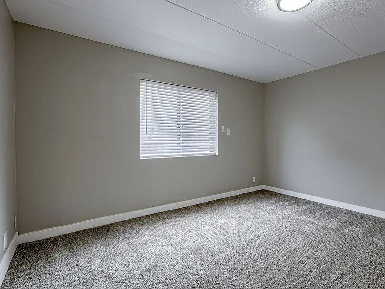 Meadowlark Apts — Photo 27