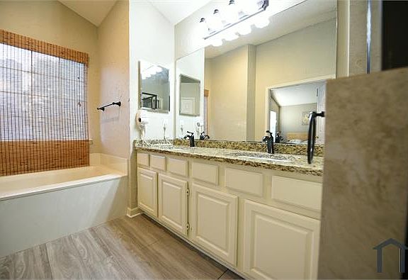 4th image of 4036 Bonita Dr