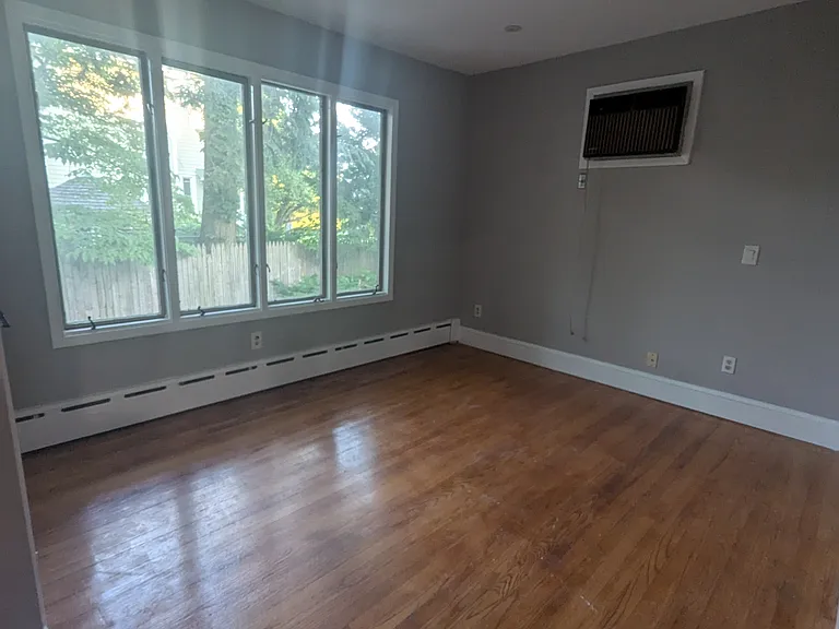 1013-1015 Prospect St #1A — Photo 6
