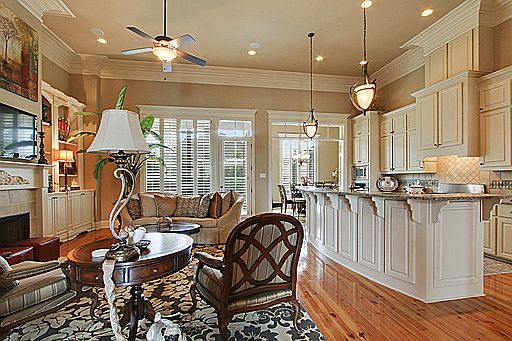 DEN / KITCHEN / BREAKFAST