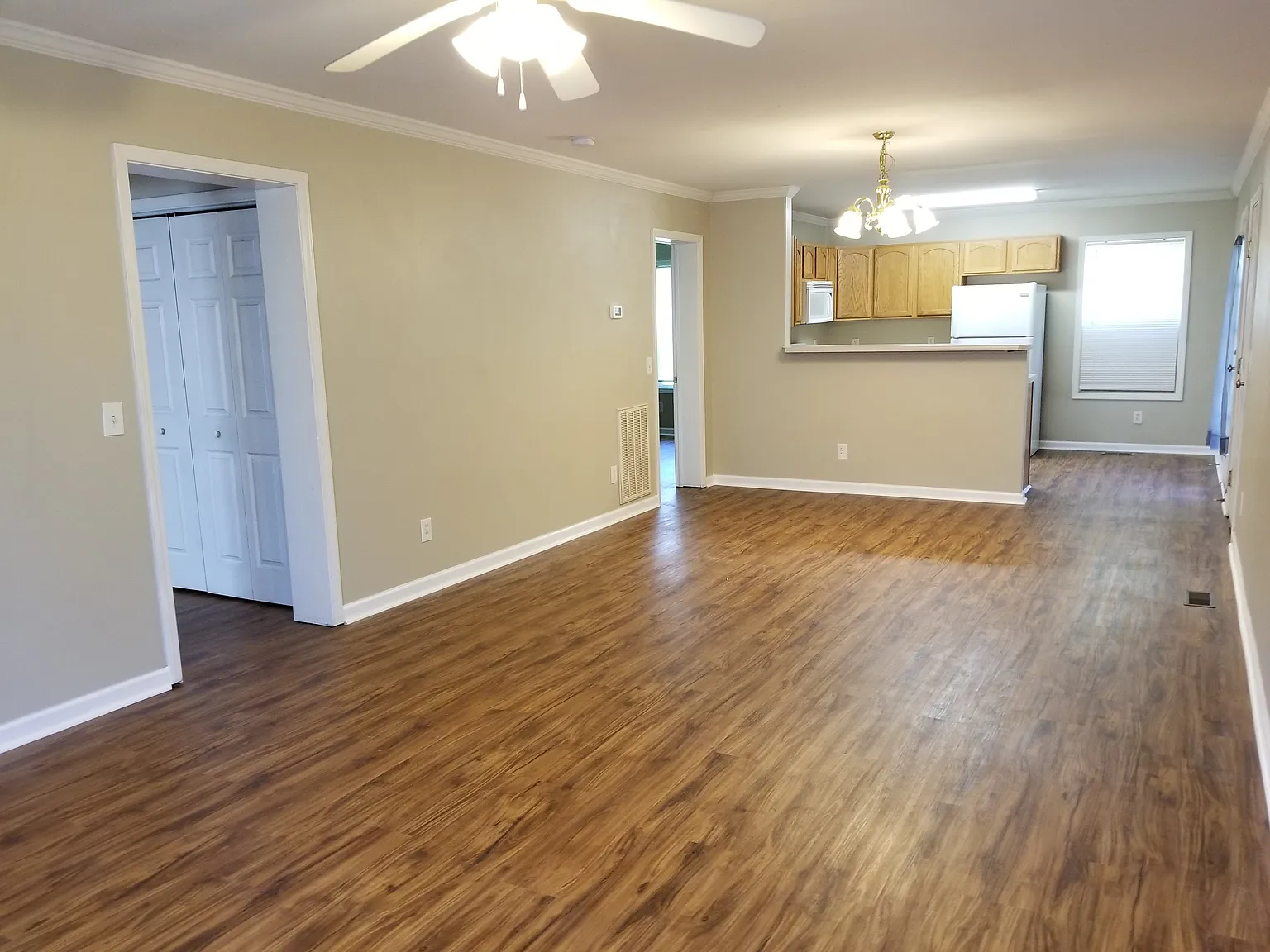 2 bed, 1300 sqft, $1,750 — Photo 3