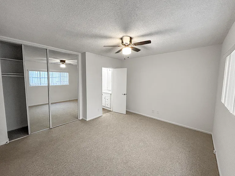 1246 Wellesley Ave #10 — Photo 15
