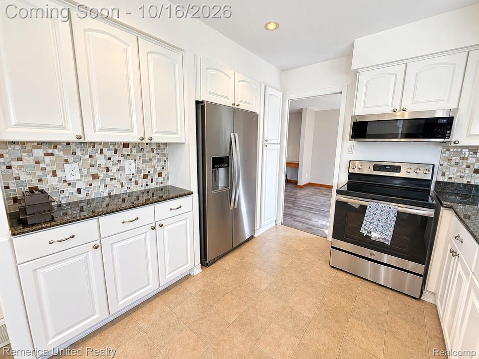 36219 Brookview Dr, photo 5