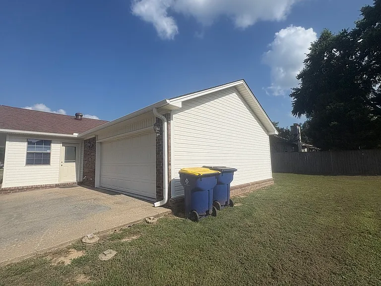 17 Magnolia Dr — Photo 4