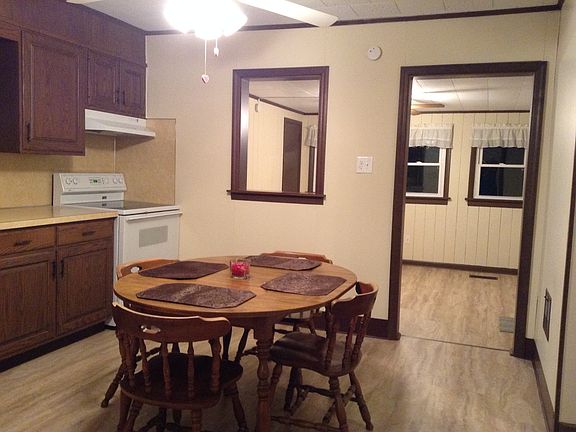 Kit. w/ view of bonus room