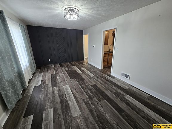 3rd image of 224 S 19th St