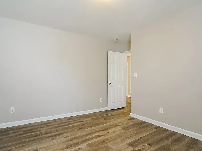 8115 Willowglen Dr — Photo 16