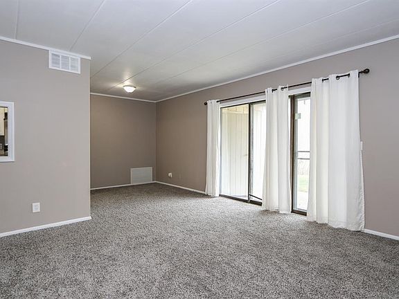 3rd image of 1792 Cherokee Dr APT B