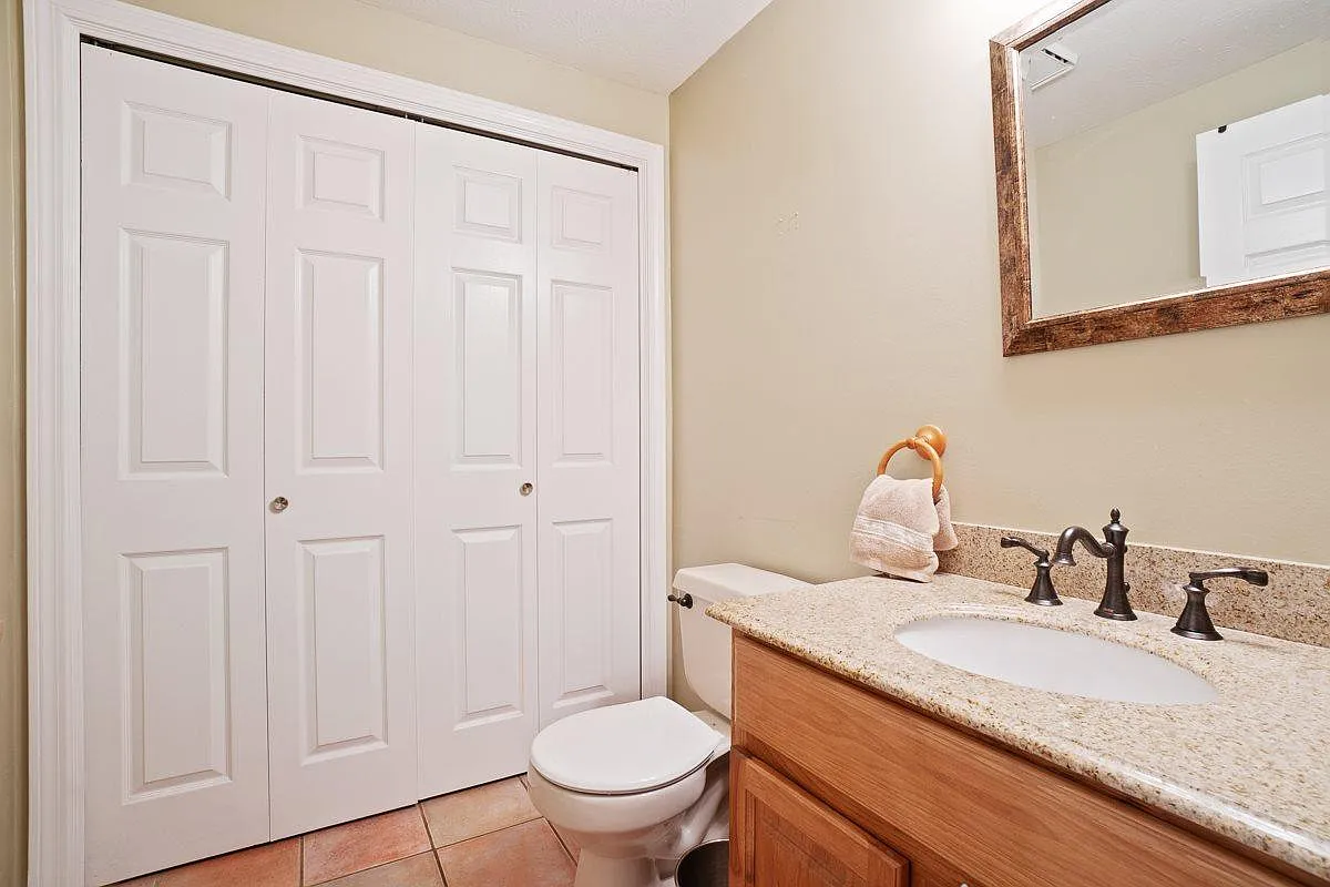 3 bed, 2.5 bath, 2245 sqft, $3,200 — Photo 4
