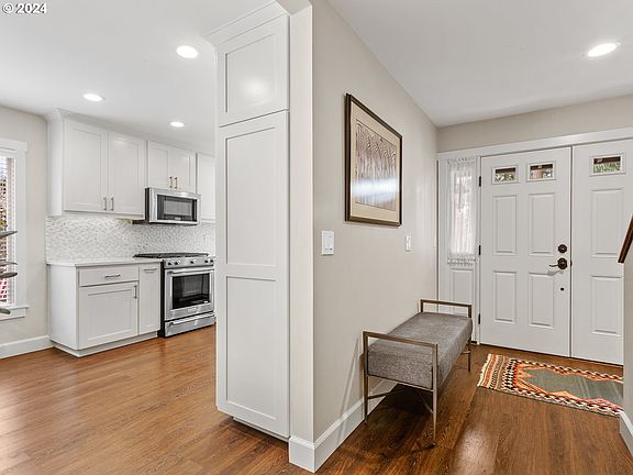 4th image of 3421 NE 83rd Ave