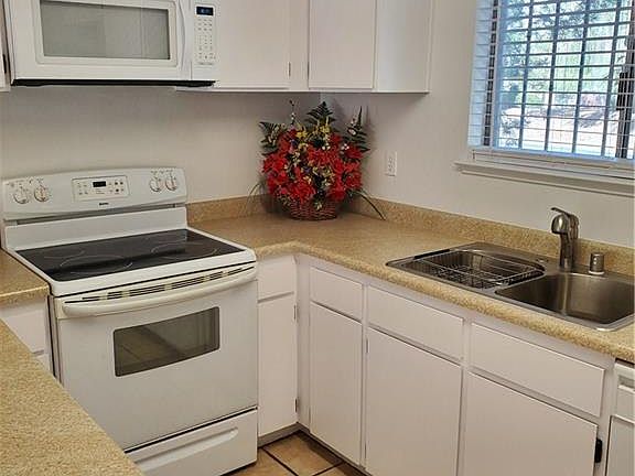 5th image of 3232 Jericho St Unit B