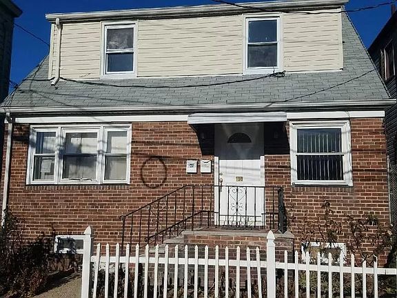 2nd image of 135 Davenport Ave #B
