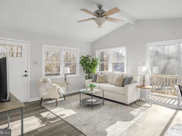 656 Santa Fe Trl, Lusby, MD 20657