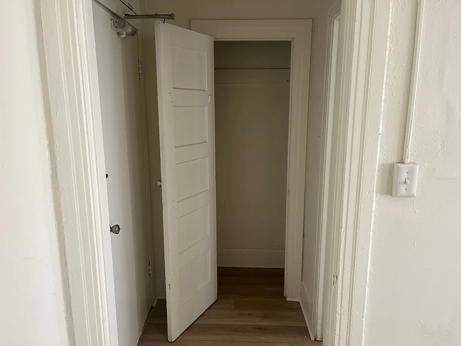 Carol Arms Apartments — Photo 3
