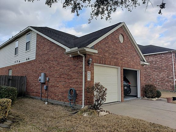 5th image of 527 Colony Lake Estates Dr