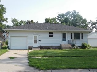1412 7th St, Columbus, NE 68601