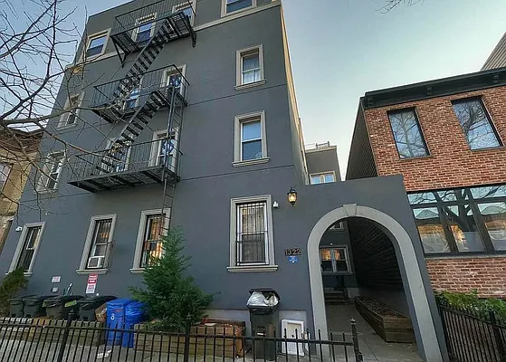 Rented by Skyhigh Realty NYC LLC | media 9