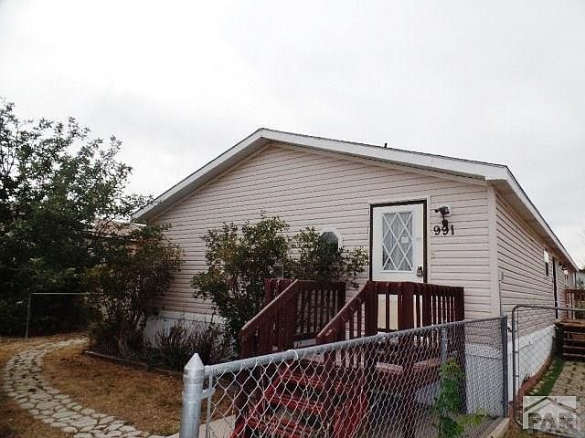 1st image of 991 S Dawnview Dr
