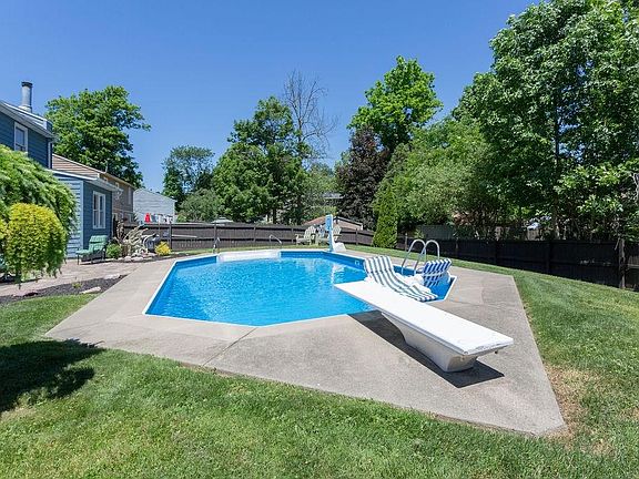 5th image of 5996 Jerusalem Dr