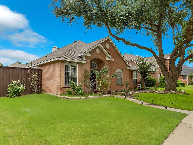 8505 Bayham Dr — Photo 3