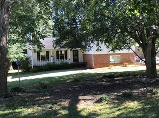 85 W Triple Tree Dr, Carrollton, GA 30117