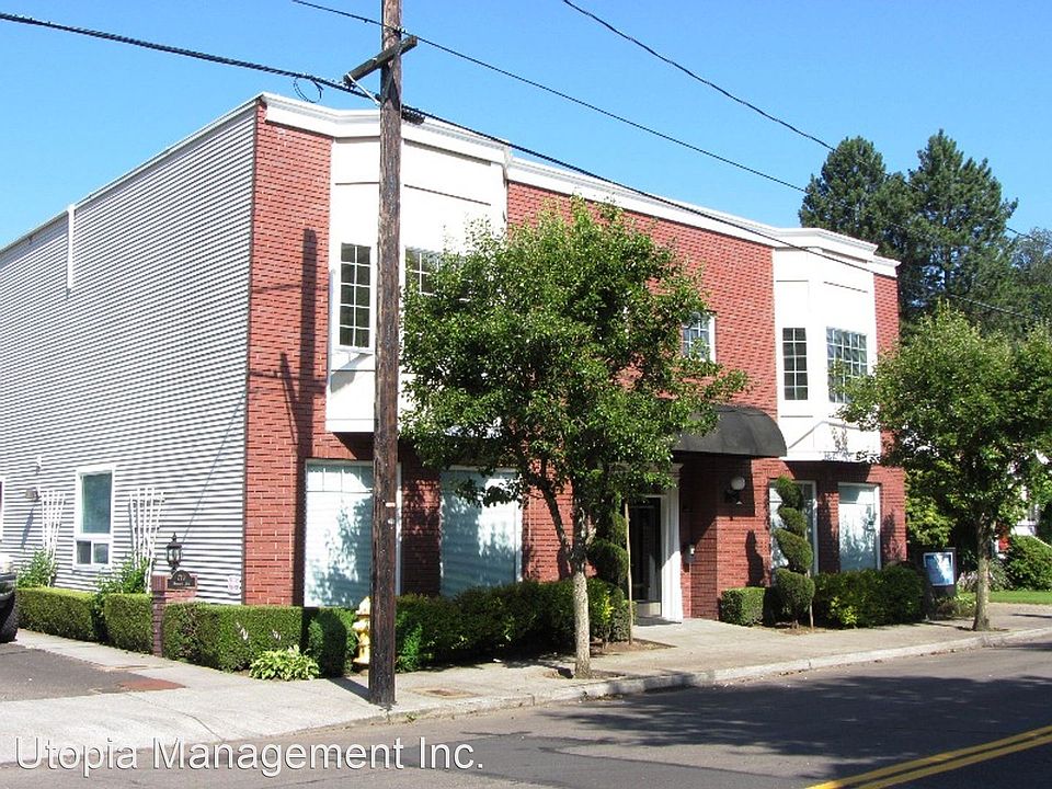 1st image of 715 NE Roberts Ave #10659538