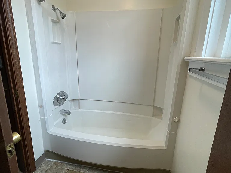 314 N 6th St #102 — Photo 16