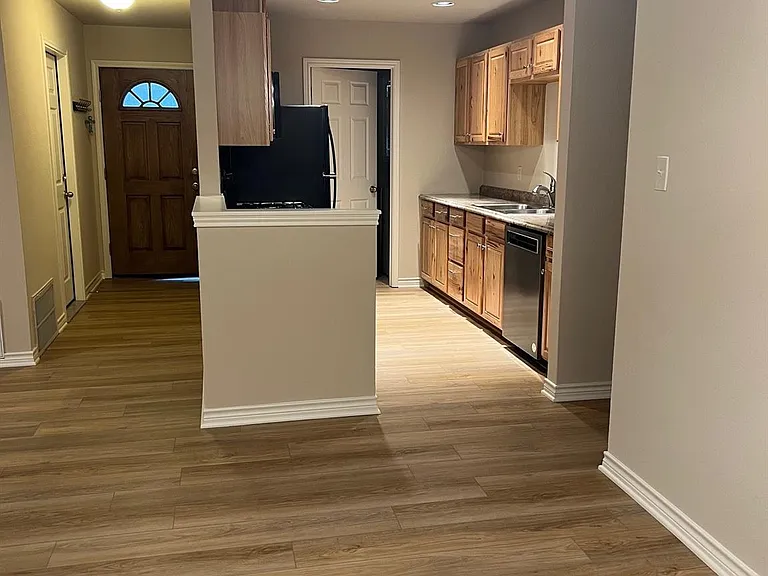 2915 Bushnell Dr — Photo 6