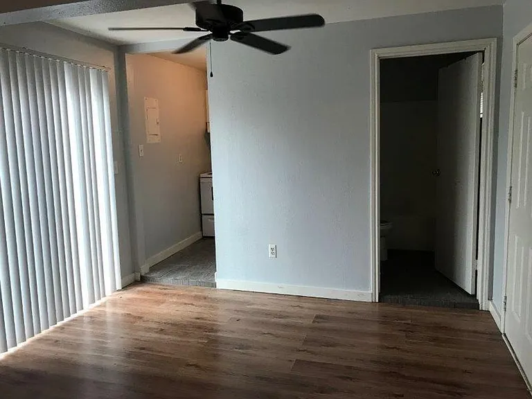 1026 Ellingson Ln — Photo 12