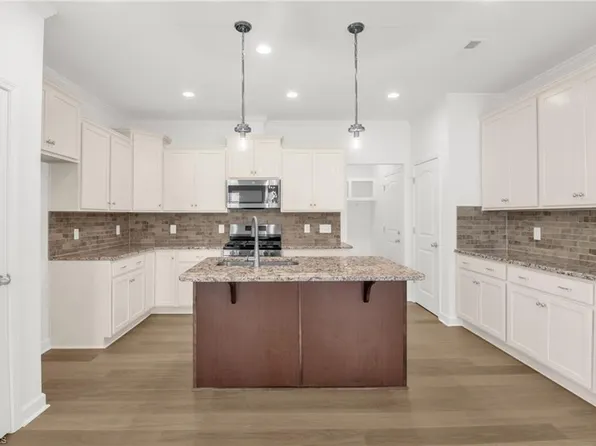 3607 Townland Cir, Clemmons, NC 27012