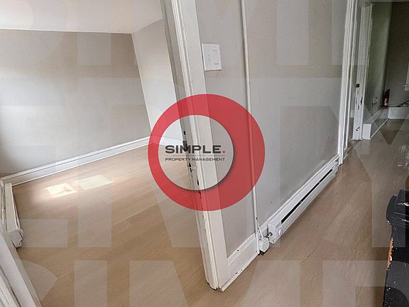 4th image of 303 S 6th St APT 3